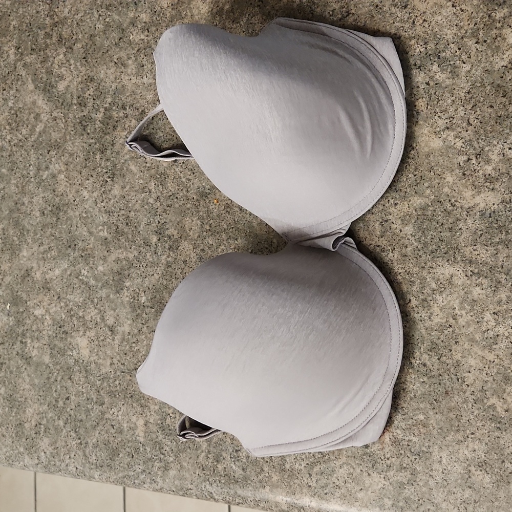 Victoria's secret t shirt  lightly lined demi bra